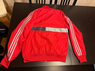 Chaque de chandal rojo adidas talla M