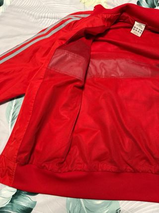 Chaque de chandal rojo adidas talla M