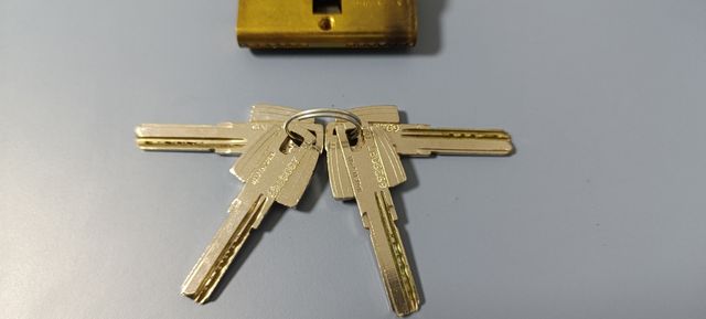 Bombín cilindro Tesa dorado