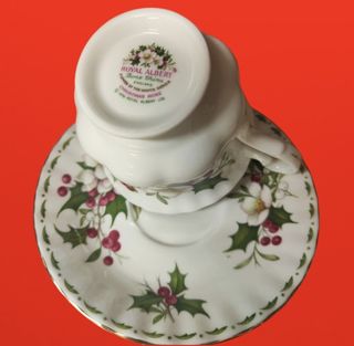TAZA DE TE y PLATO ROYAL ALBERT MES DICIEMBRE