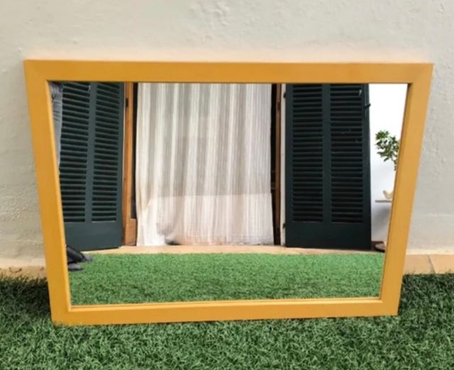 Espejos con marco de madera