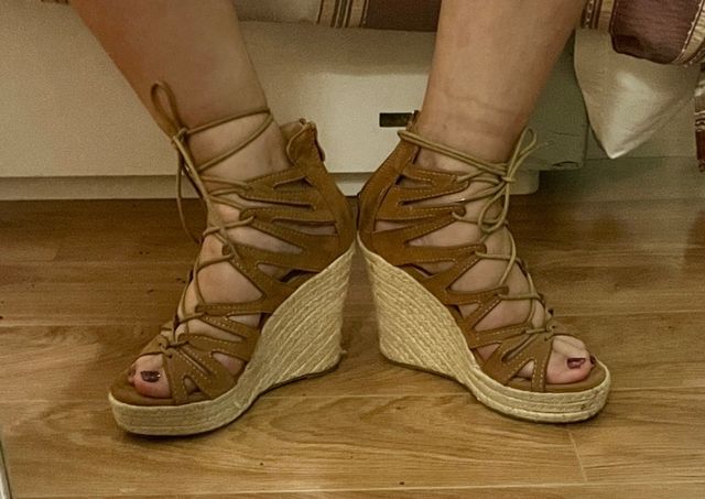 Sandalias Cuña Piel y Esparto