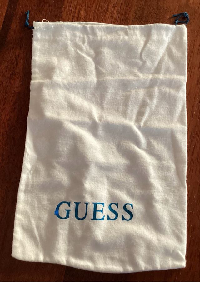 Tacones de piel Guess 38,5