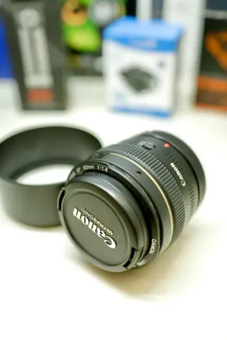 Lente Canon 50mm f1.4 + para-sol