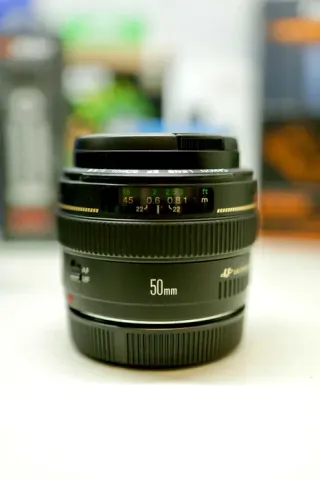 Lente Canon 50mm f1.4 + para-sol