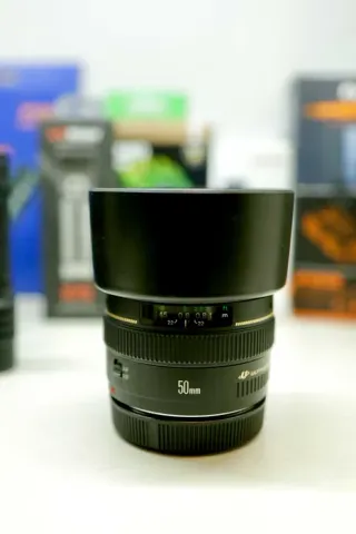 Lente Canon 50mm f1.4 + para-sol