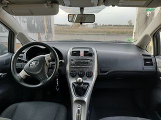 24044 DESPIECE TOYOTA AURIS Sol 1.6 16V CAT 124CV