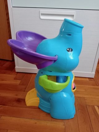Elefantín Lanzabolitas de Playskool