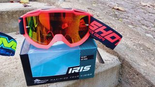 ÓCULOS SHOT IRIS VERMELHO MATE