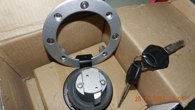 Tapa de Tanque combustible Moto Suzuki GSF1200