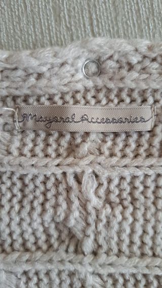 Conjunto de gorro y bufanda para niña