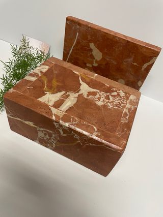 Caja de almacenaje mármol rojo