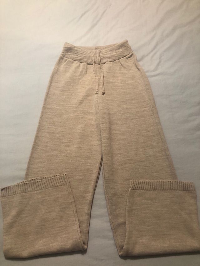 Conjunto jersey y pantalon de punto beige