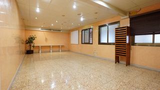 LOCAL en BARBERA VALLES 560 m2