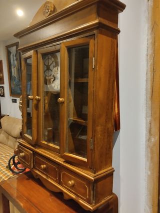 Vitrina de madera
