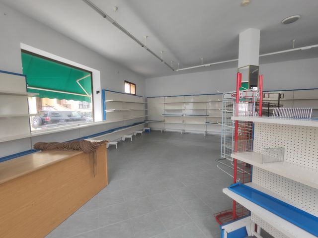 Nave comercial en alquiler