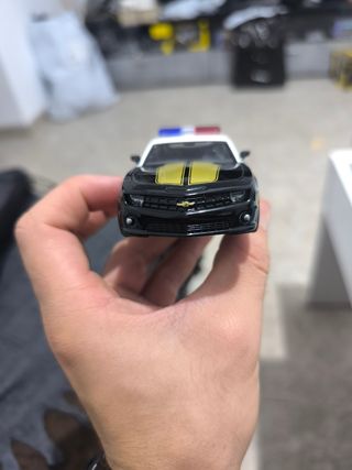 Chevrolet cámaro policía a escala 1/36