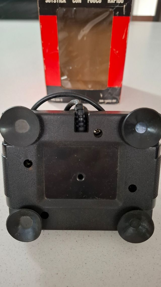 Joystick a fuoco rapido per Commodore