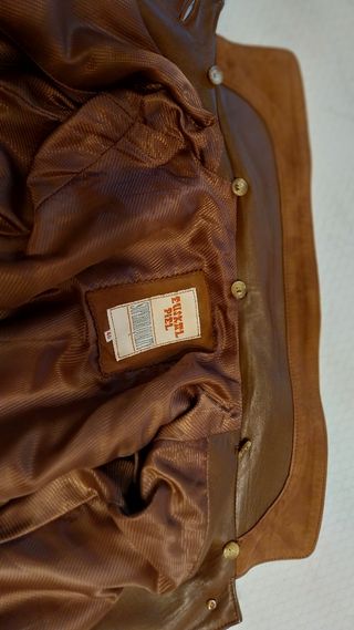 Abrigo nobuk,con cuello piel desmontable.