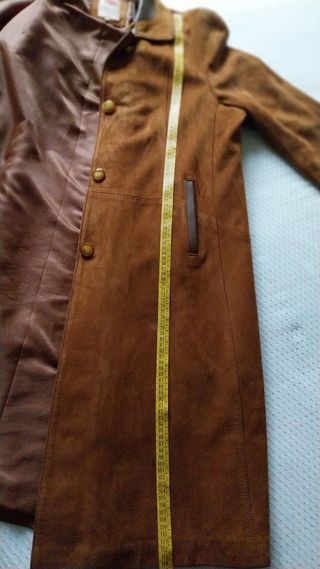 Abrigo nobuk,con cuello piel desmontable.