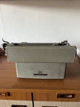 Macchina da scrivere Olivetti Lexikon 80 restauro