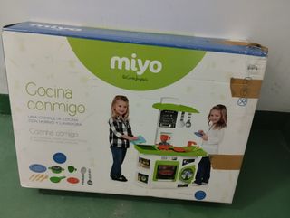 Cocinita de juguete