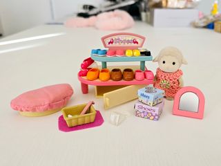 Village Shoe Shop Sylvanian Families