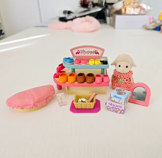 Village Shoe Shop Sylvanian Families