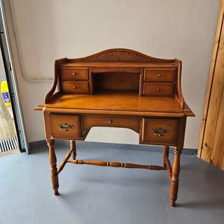 Buró con silla (opción de mesa auxiliar)