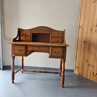 Buró con silla (opción de mesa auxiliar)