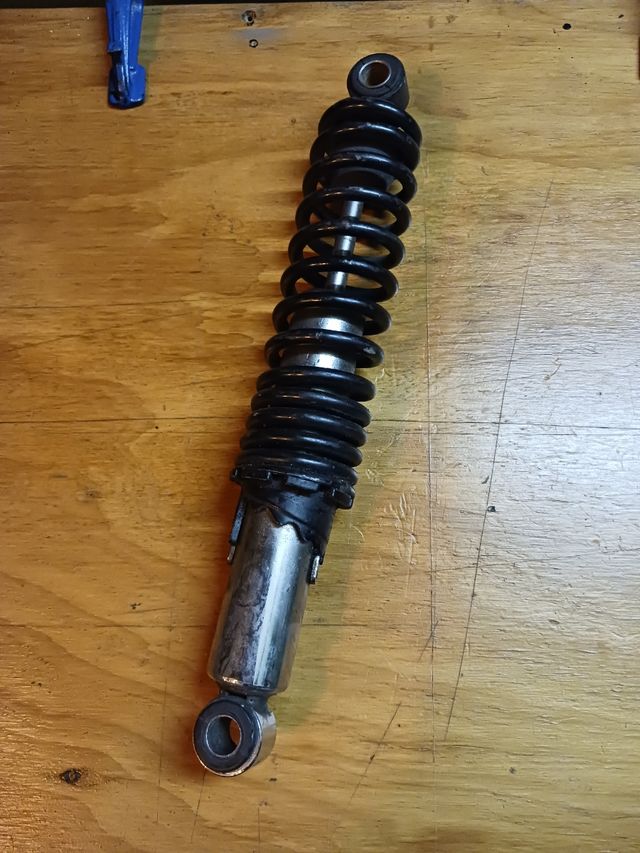 Amortiguador de Yamaha SR250.