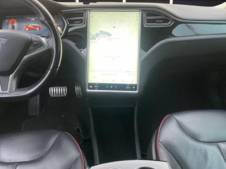 Tesla Model S Autonomía Estándar 4WD 386 kW (525 CV)