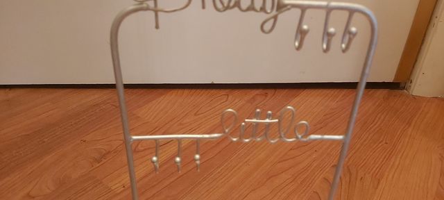 Soporte u organizador para joyas. Niña