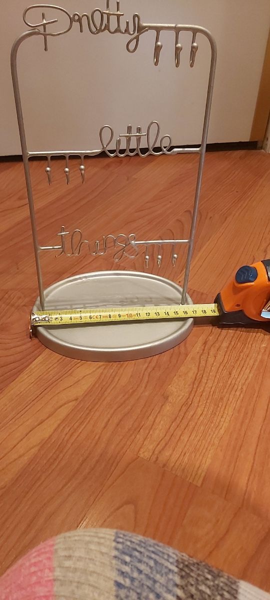 Soporte u organizador para joyas. Niña