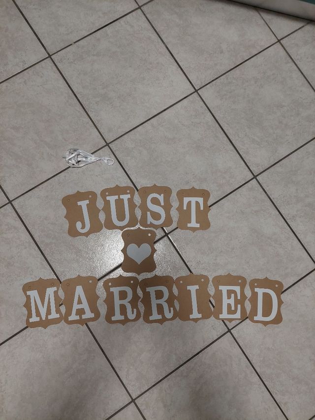 Striscione just married