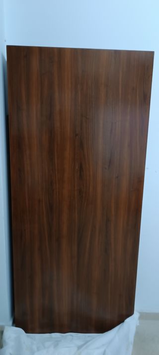 Mesa oficina paredes laterales, frontal y cajonera