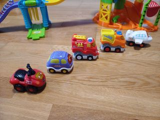 Garaje tuc tuc con 5 coches