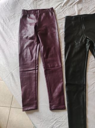 Due pantaloni in ecopelle