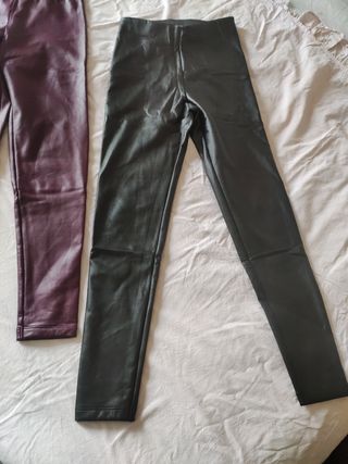 Due pantaloni in ecopelle