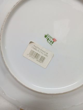 N.6 piatti piani in ceramica 