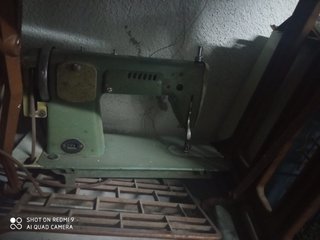 Máquina coser antigua
