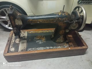 Máquina coser antigua