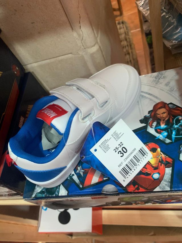 ZAPATILLAS MARVEL NUEVAS ORIGINAL CON CAJA