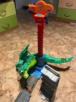 Hot Wheels city dragon air attack