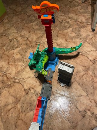 Hot Wheels city dragon air attack