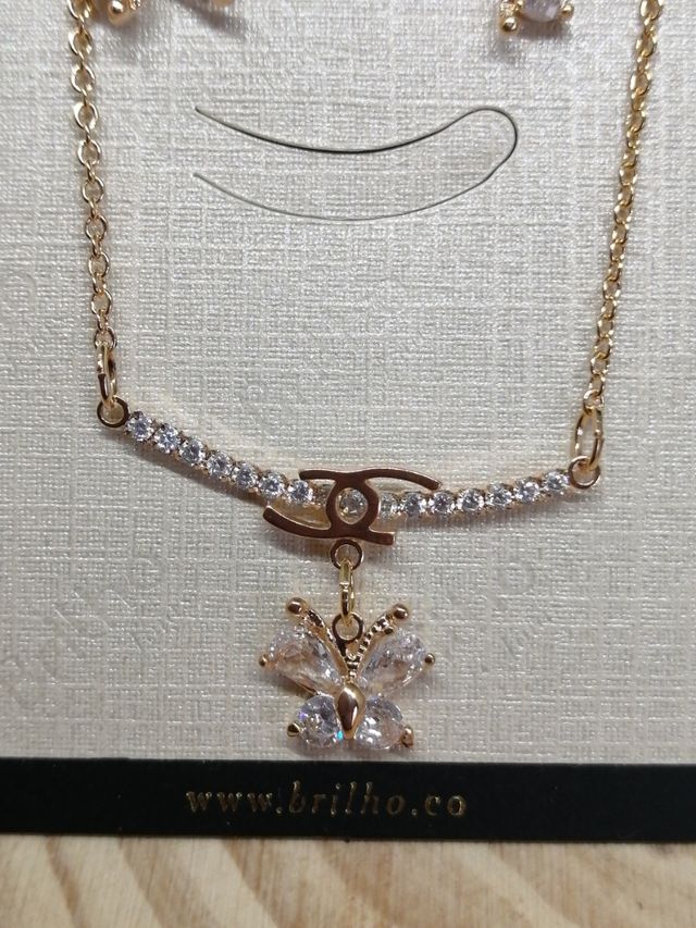 NUEVO, Juego de collar y aretes para Damas