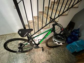 Bicicleta WST poison 9121 29, un solo uso