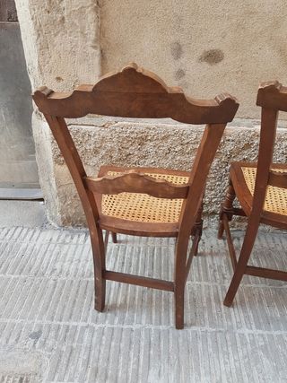3 sillas isabelinas. Culo de rejilla