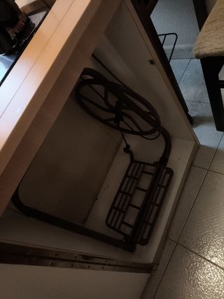 Maquina de Coser Singer en Mueble