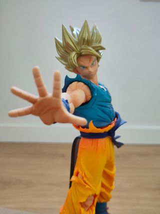 Figura Goku Saiyan Dragon Ball